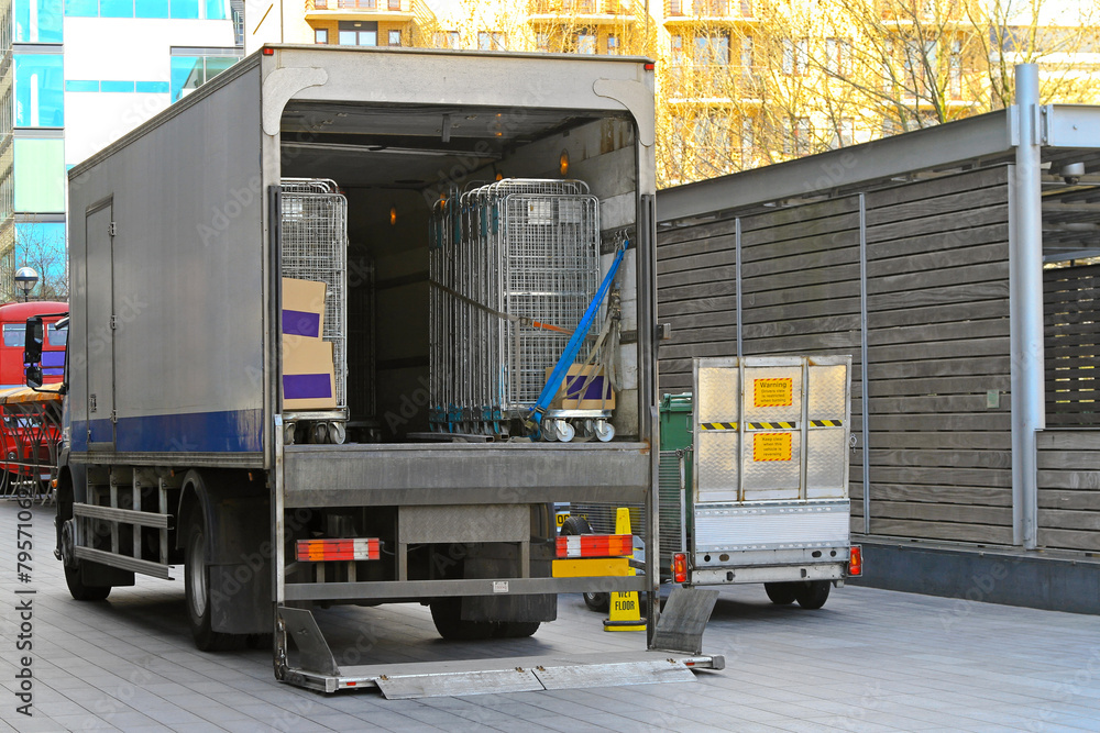 Naklejka premium Delivery truck
