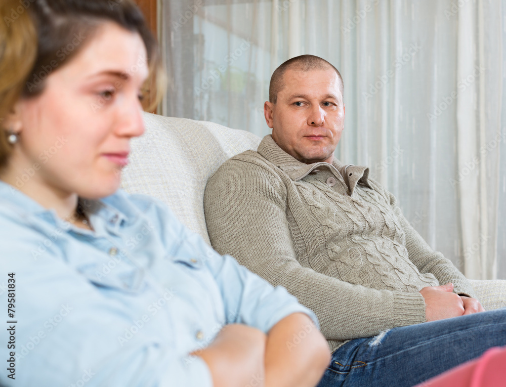 Obraz premium Couple quarrel at home
