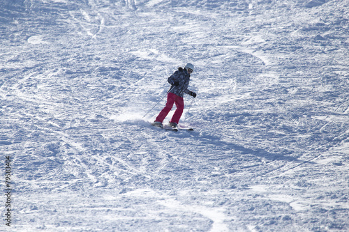 skier skiing