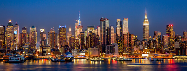 Fototapete Manhattan New York Manhattan Midtown bei Nacht  © blvdone