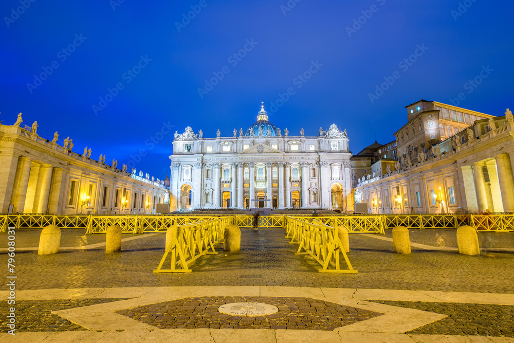 Obraz premium Saint Peter cathedral in Rome Italy