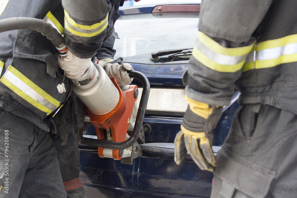 Fototapeta premium bomberos trabajando