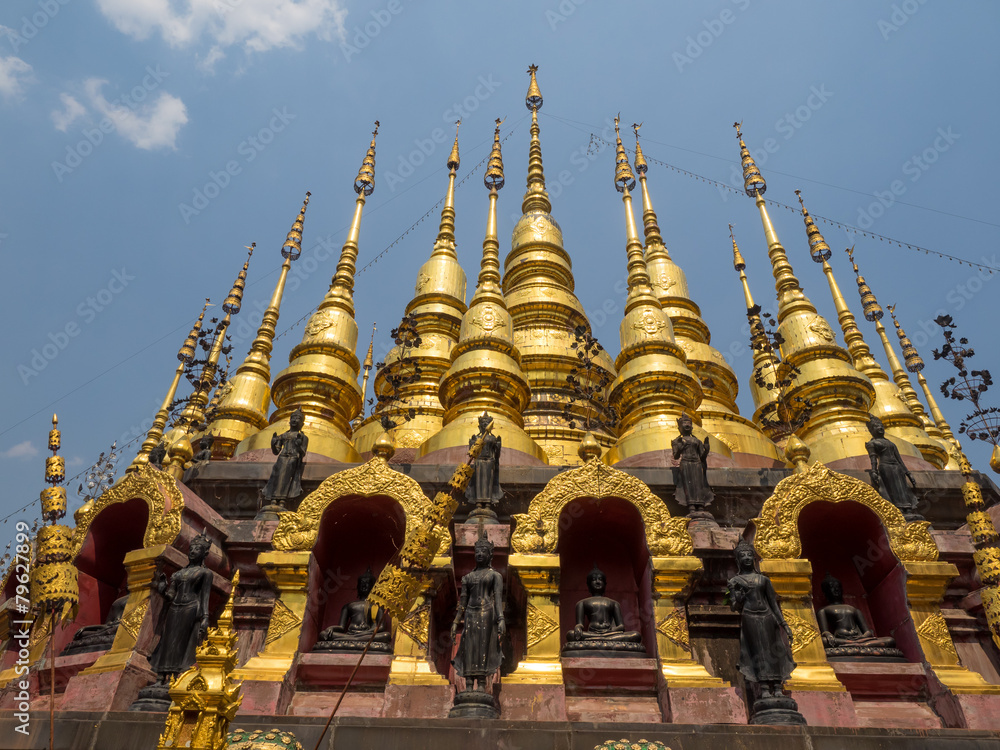 Fototapeta premium Chedi's at Wat Phra That Suthon Mongkon Kiri, Phrae, Thailand
