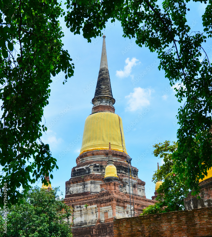 Fototapeta premium Wat Yai Chai Mongkol, Ayutthaya, Thailand