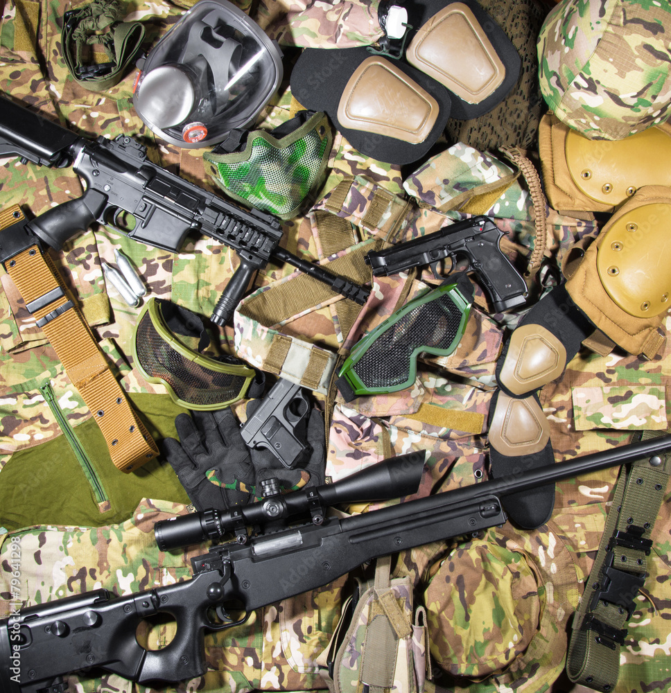 equipaggiamento militare Stock Photo | Adobe Stock