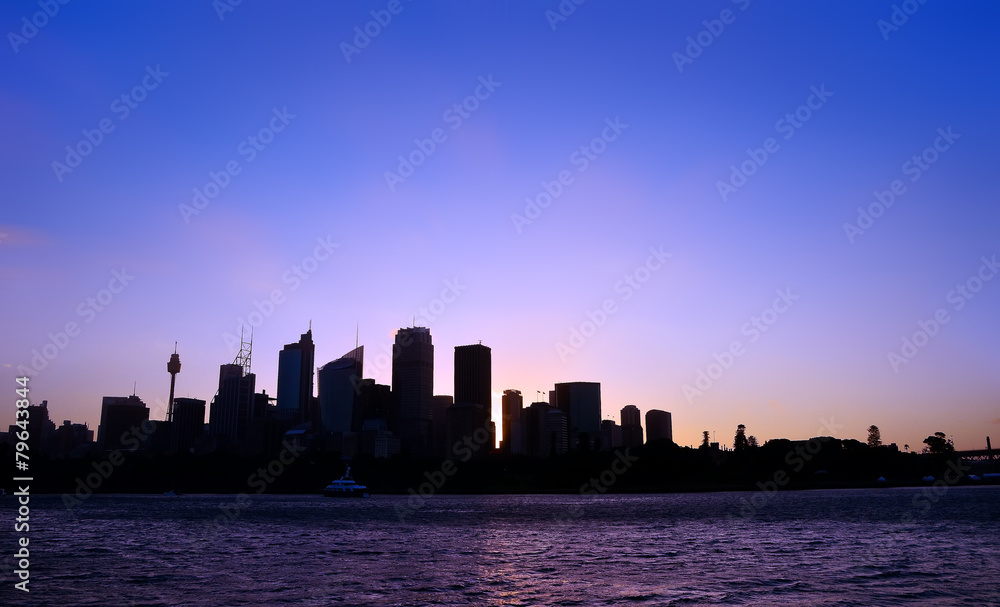 Silhouette of Sydney skyline at dusk