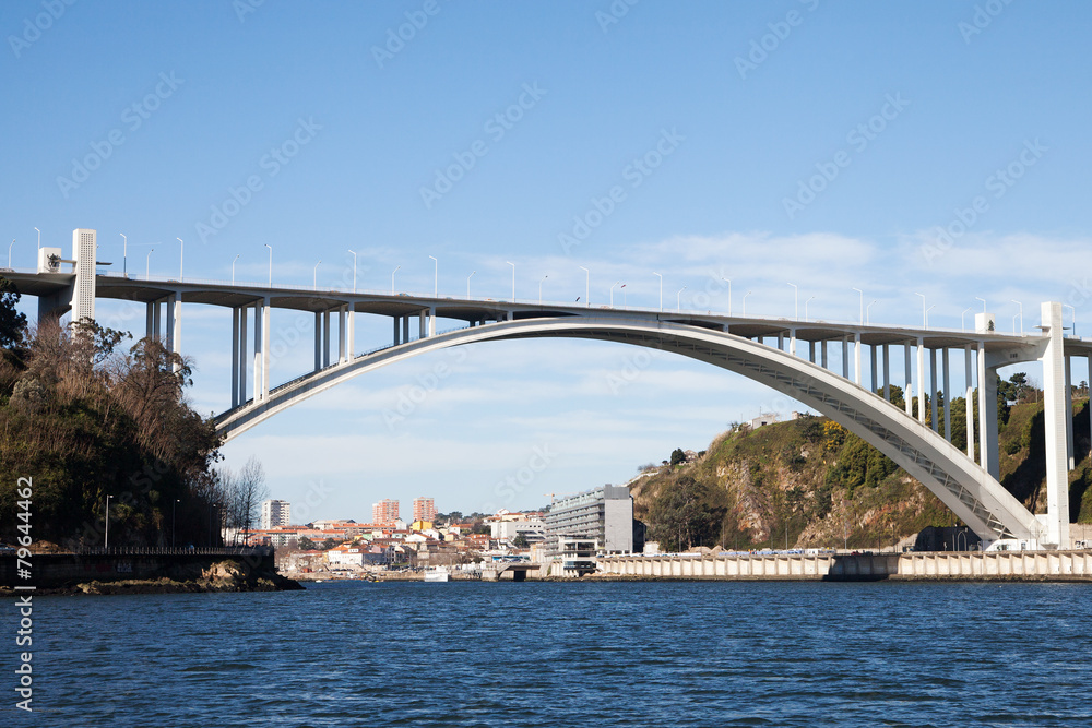 Naklejka premium Arrabida bridge, Porto , Portugal.