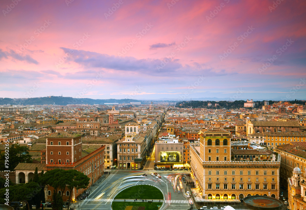Obraz premium Wonderful view of Rome at sunset time