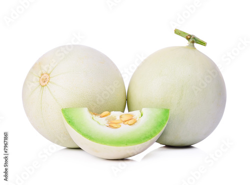 Φωτογραφία Honeydew melon sliced in half isolated on white