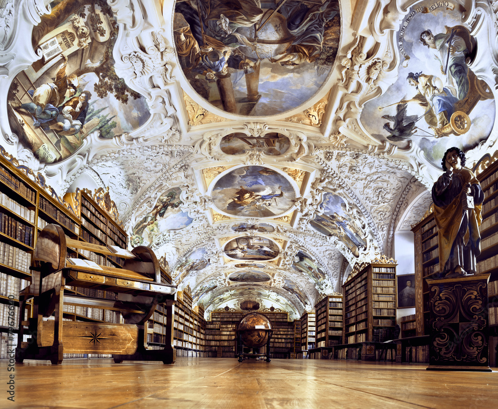 Fototapeta premium Wnętrze biblioteki klasztoru Strahov, przestrzeń