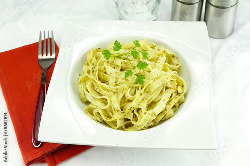 tagliatelles au pesto