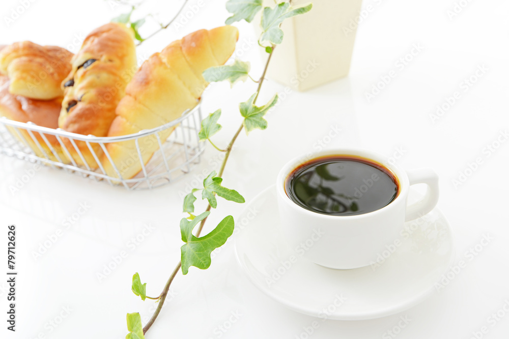 温かい珈琲とパン