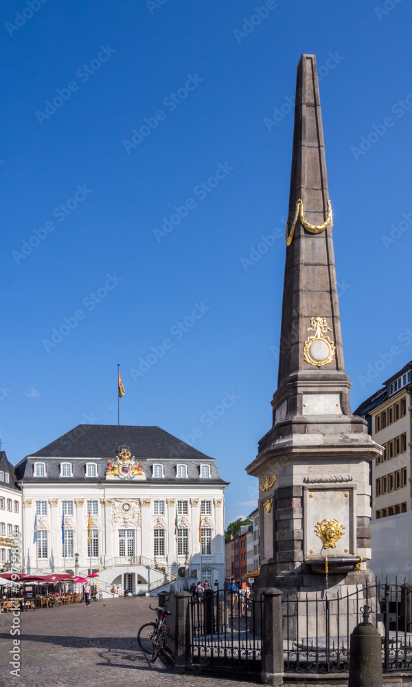 Old City Hall and the obelisk at Bonn city centre