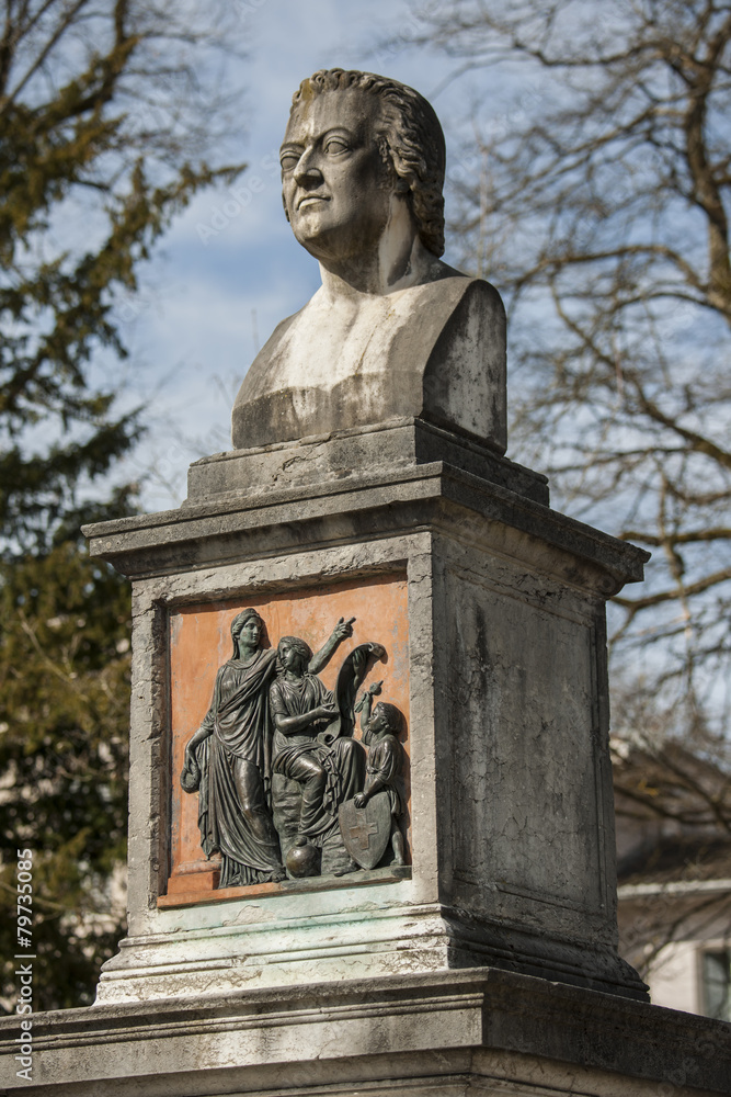 Denkmal für Johannes von Müller in Schaffhausen, Schweiz Denkmal für Johannes von Müller in Schaffhausen, Schweiz