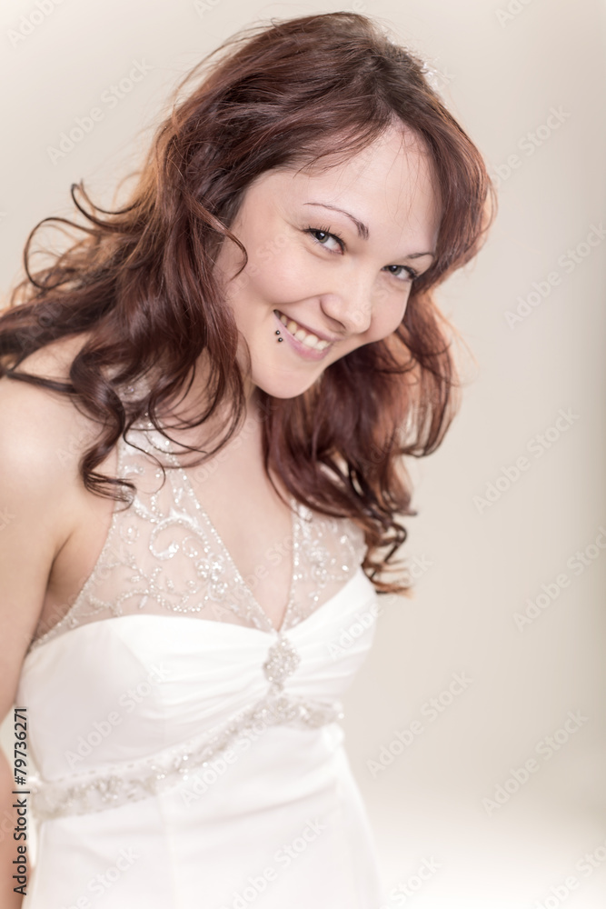 junge Frau im zartem Kleid Portrait