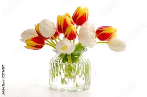 Fototapeta Naklejka Na Ścianę i Meble -  Tulpen in einer Glasvase