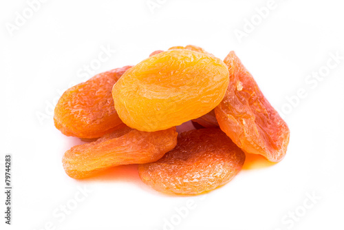 Canvas-taulu dried apricots fruit isolated on white background