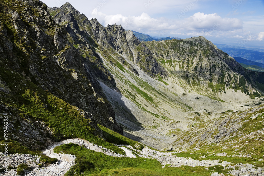 Fototapeta premium Krzyżne Pass on Panszczyca valley in Polish Tatra Mountains