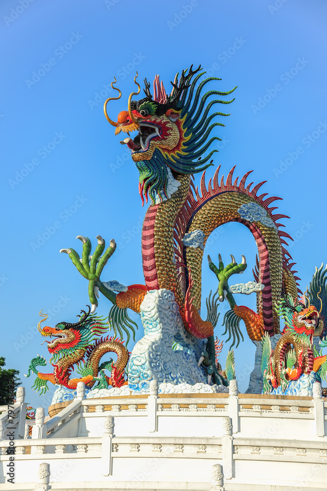 Fototapeta premium Chinese Dragon Statue
