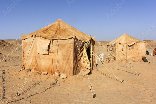Camp in Sahara © Vladislav Gajic