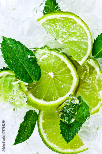 lime slices and peppermint