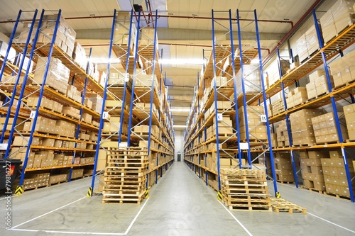 Cuadro en lienzo Warehouse image