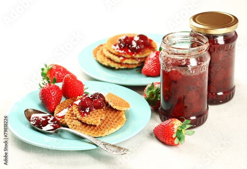 Wafers with strawberry jam and berries