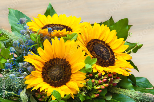 Sonnenblumen, Schnittblumen, Floristik, Blumenstrauß photo