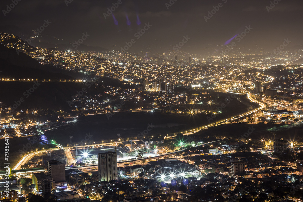 Medellín Nocturna