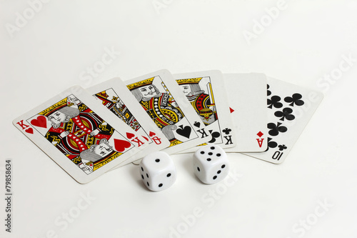 Spielkarten mit Würfel