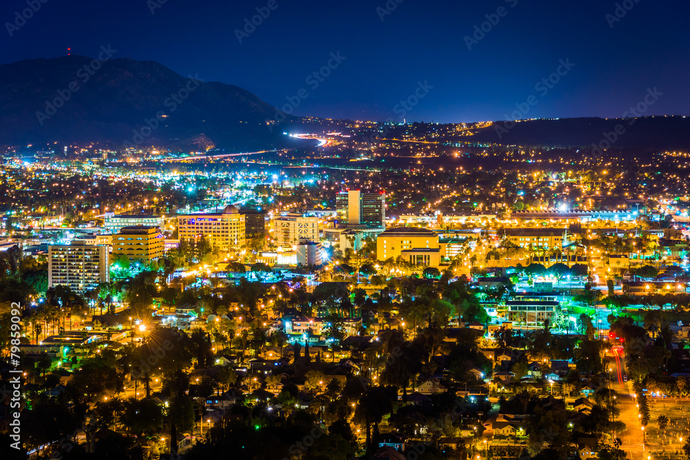 Night view of the city of Riverside, from Mount Rubidoux Park, i
