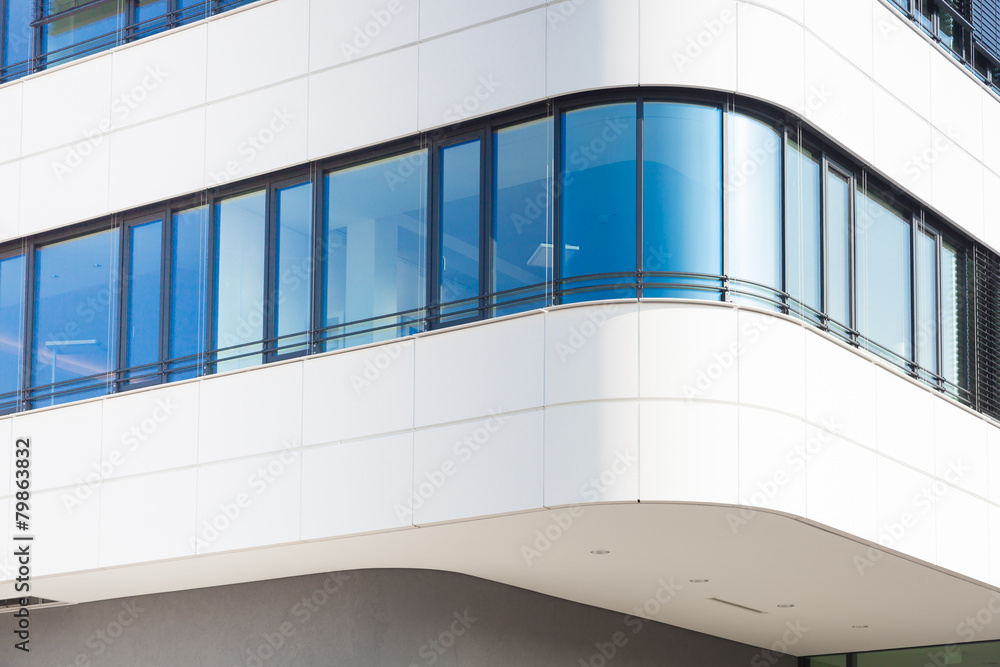 Fototapeta premium Detail - modernes Bürogebäude in Deutschland
