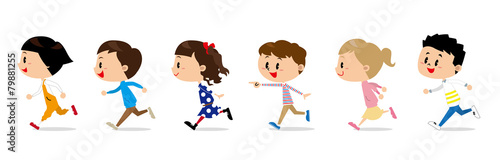 子供達　走る
