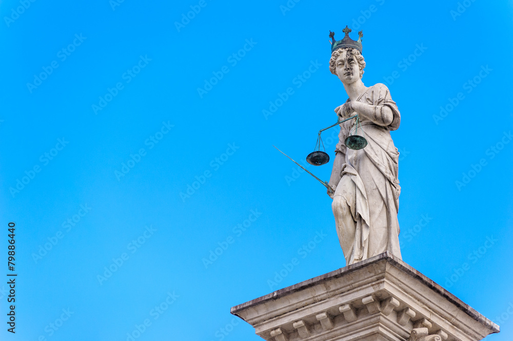 Fototapeta premium Statue of justice