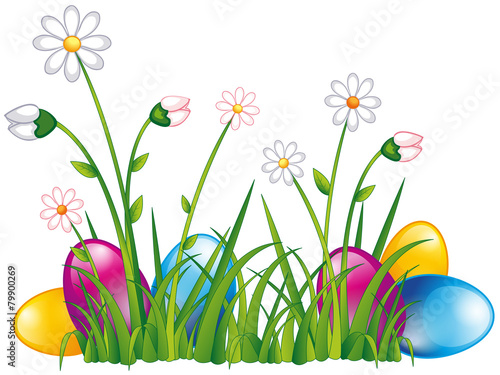 bunte Ostereier zwischen Gänseblümchen