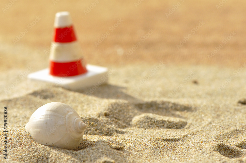 Obraz premium Les dangers à la plage