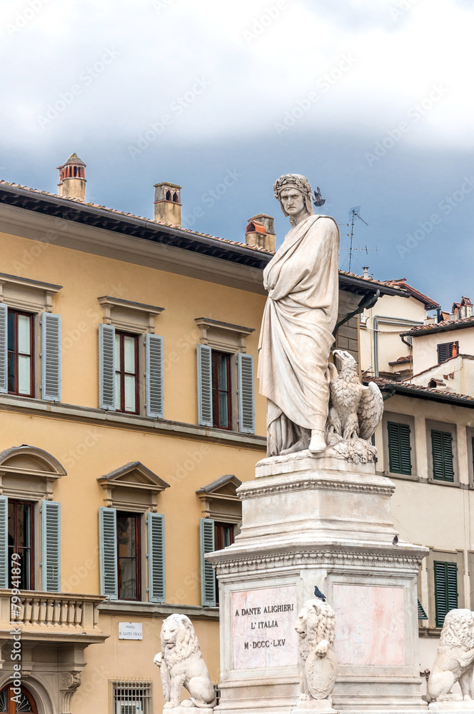 Statue of Dante Alighieri in Florence, Italy