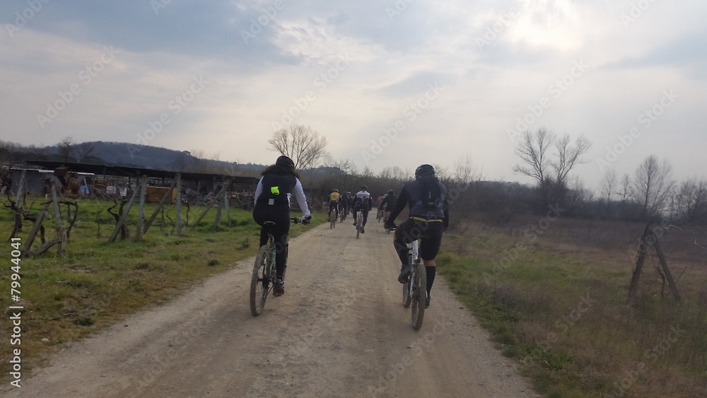 Obraz premium In bicicletta per la campagna toscana