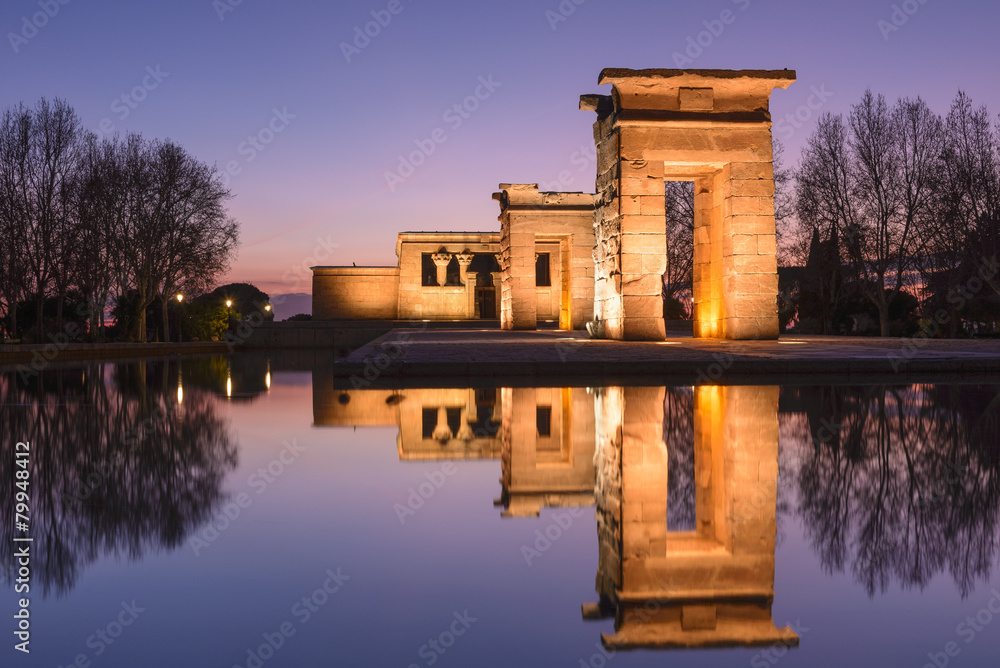 Obraz premium Świątynia Debod nocą, Madryt (Hiszpania)