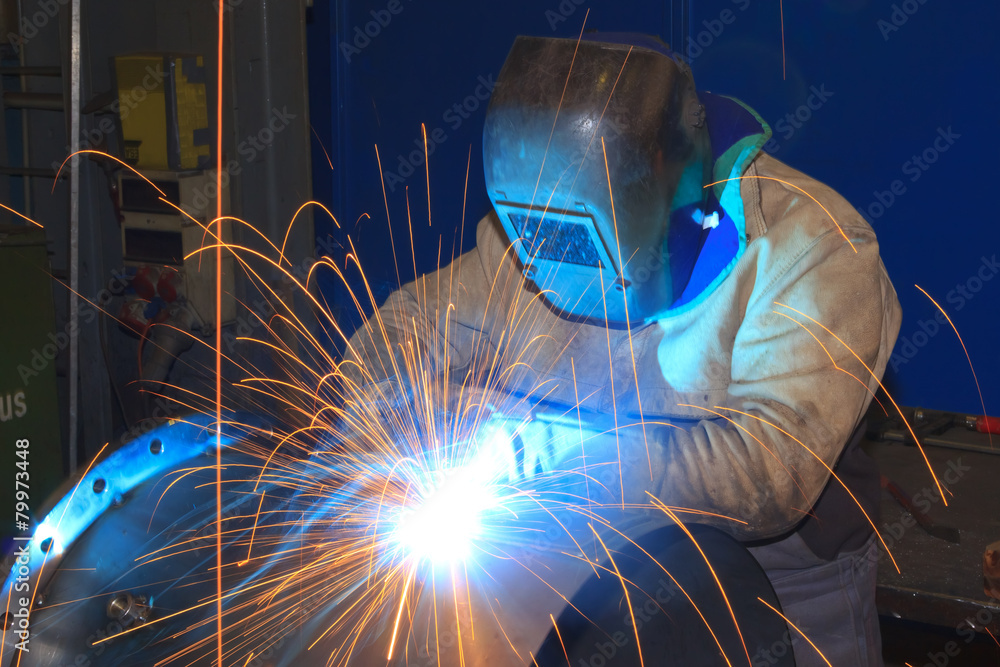 Schweißer in der Fabrik Schweißer in der Fabrik
