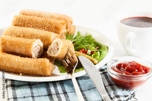 Croquettes with meat and beetroot soup