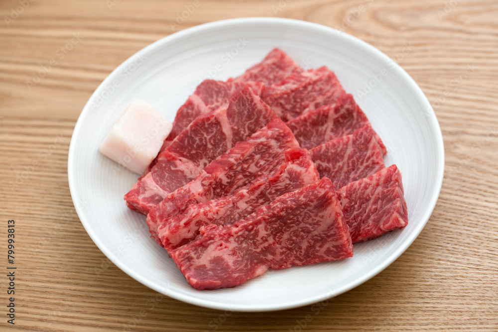 焼肉用の牛カルビ肉