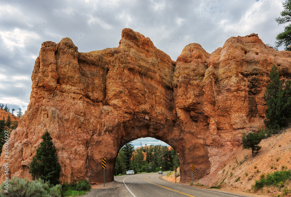 Red Arch road tunnel on the way to Bryce Canyon Red Arch road tunnel on the way to Bryce Canyon
