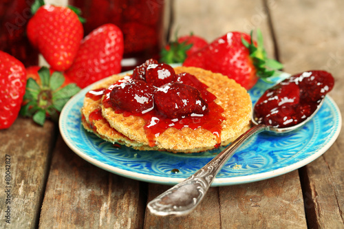 Wafers with strawberry jam and berries