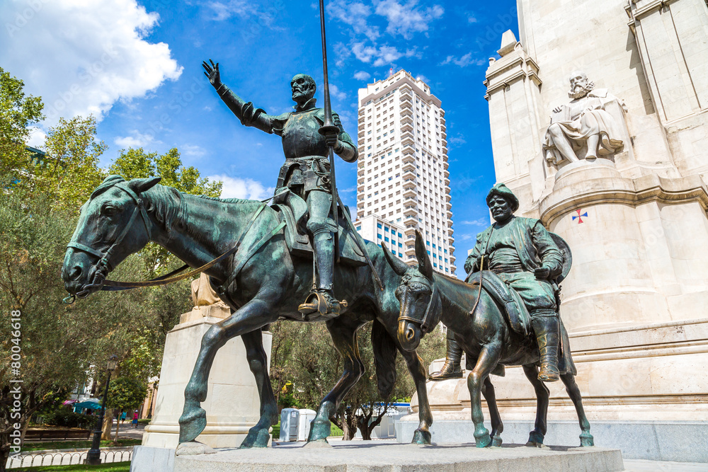 Fototapeta premium Don Quixote and Sancho Panza in Madrid