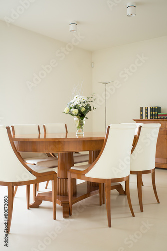 Dining room in traditional style © Photographee.eu