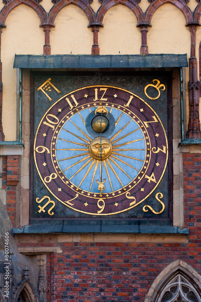 Obraz premium Sundial, architectural detaill in Wroclaw, Poland.