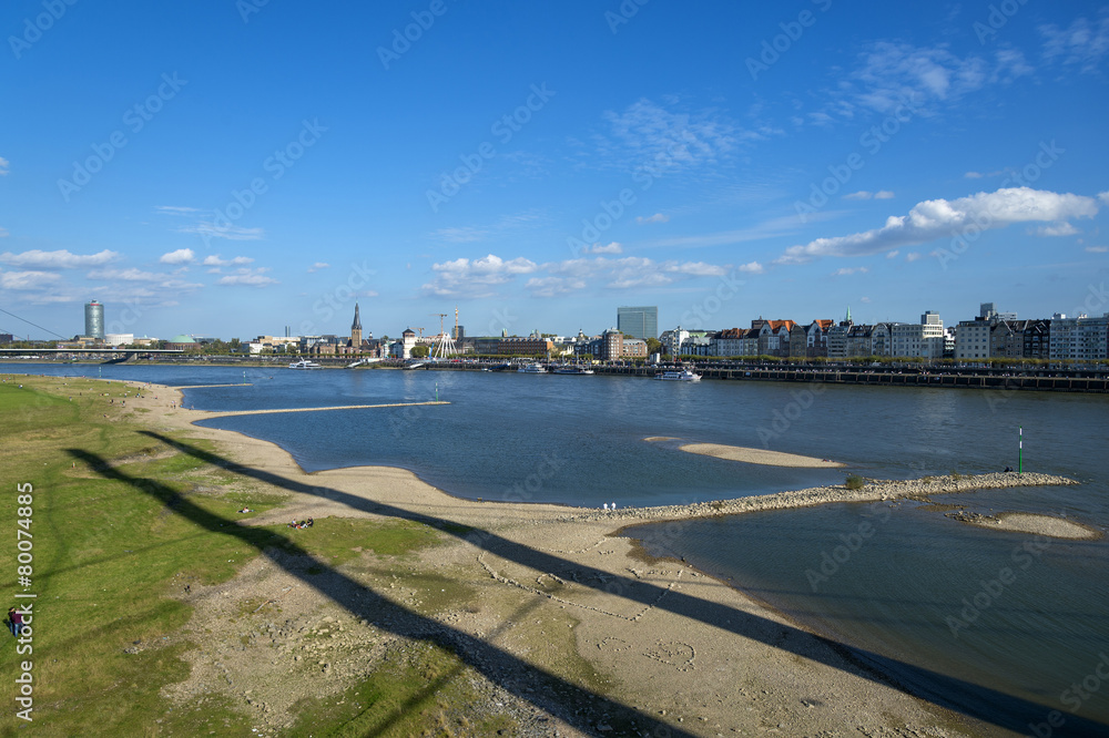 Rhein bei Niedrigwasser