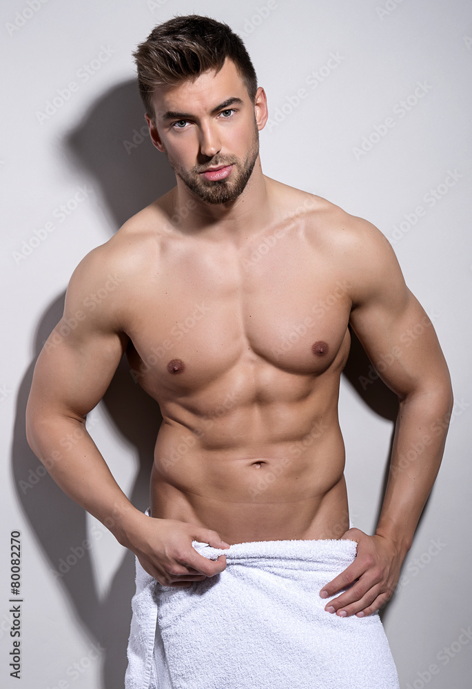 Fototapeta premium handsome young bodybuilder