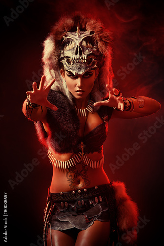 Canvastavla shaman woman